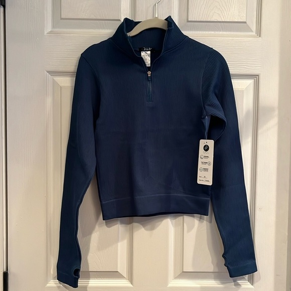 OTOS Active brand size M pullover long sleeve crop length top. NWT - Picture 1 of 5